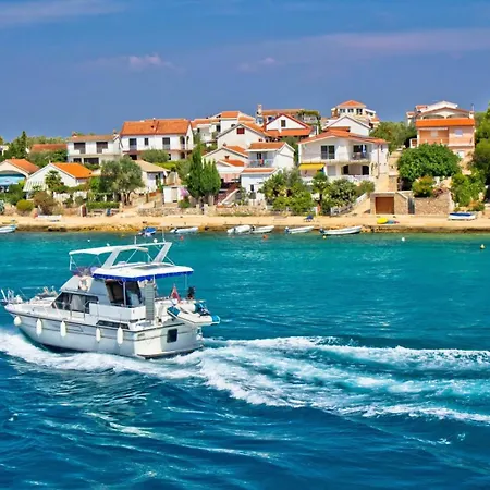 Studio In With Seaview, Balcony, Air Condition, Wifi * Pašman