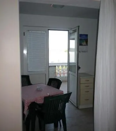 Studio In With Seaview, Balcony, Air Condition, Wifi *