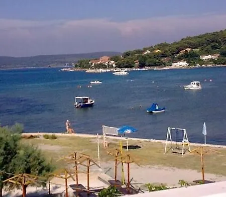 Lägenhet Studio In With Seaview, Balcony, Air Condition, Wifi Pašman